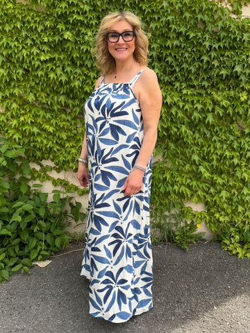One-Size Flattering Sleeveless Maxi Dress | D252