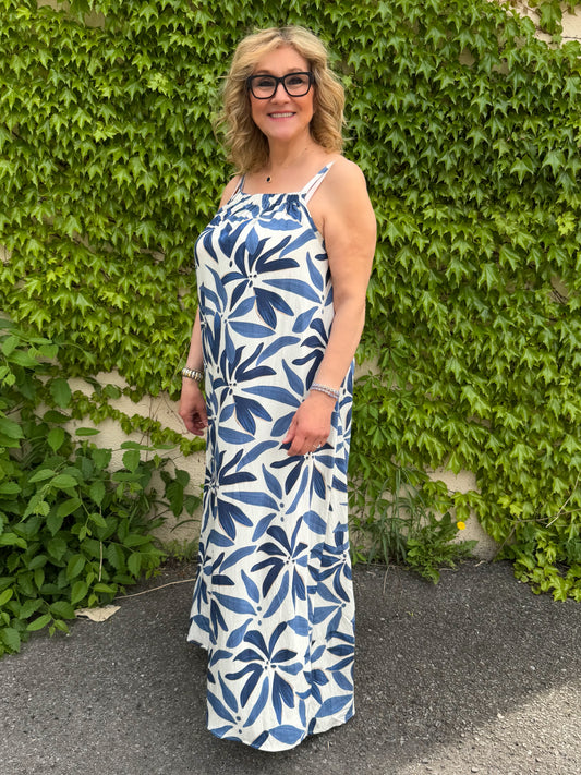 One-Size Flattering Sleeveless Maxi Dress | D252