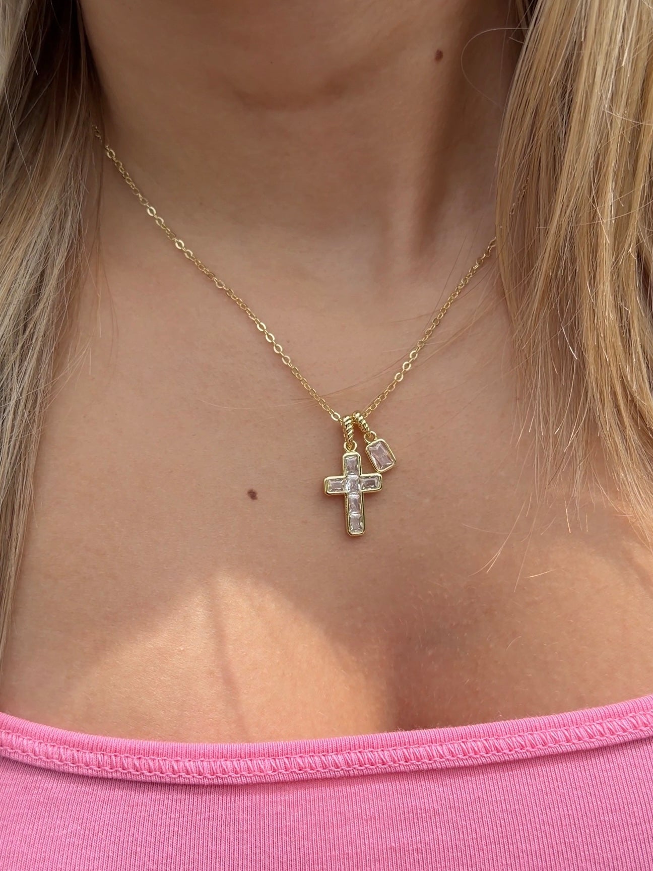 Signature Cross Necklace – Artizan