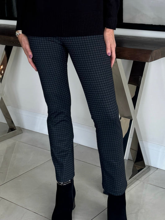 Fine Check Tummy Tuck Pull -On Pants | PA214