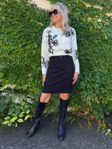 Luxury Twill Pull-On Front Pockets Skirt | SK230
