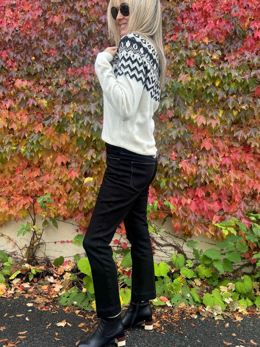 Slim Fit Contrast Stitch Jean | JN209