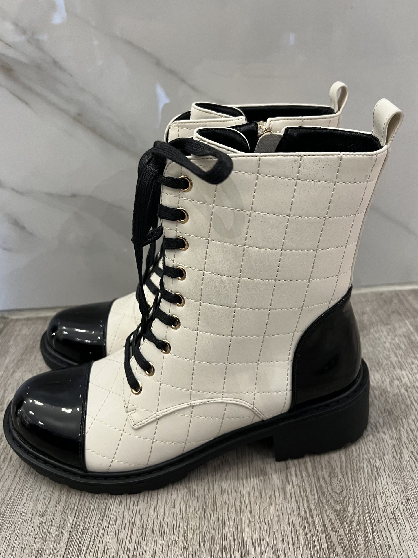 Two Tone Fashionable Boots | BT25